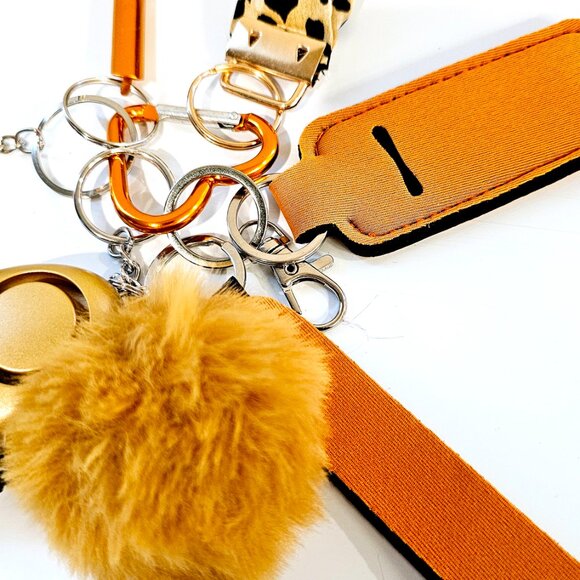 Kid-Friendly Lightweight Gold Pompompurin Safety Keychain Whistle Lightweight - Picture 4 of 5